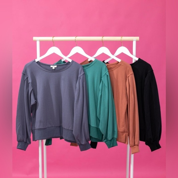 NWT Bubble Long Sleeve Round Neck Raw Hemmed Top - Picture 2 of 10